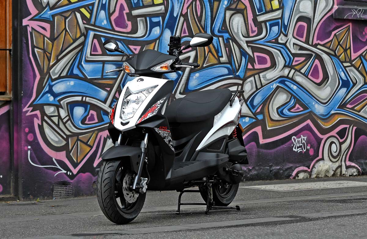 直ぐ乗れますKYMCO AGLITY RS 125 mqdefault.jpg